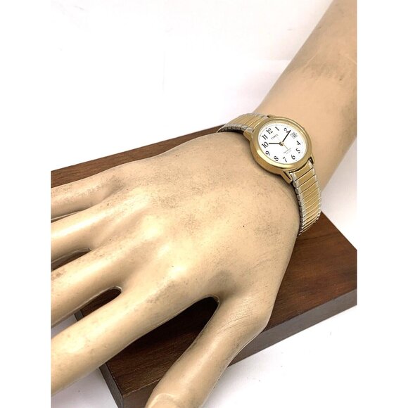 Timex Womens Watch T2H381 Indiglo Quartz Petite 2-Tone White Dial Expansion Band - Picture 4 of 14